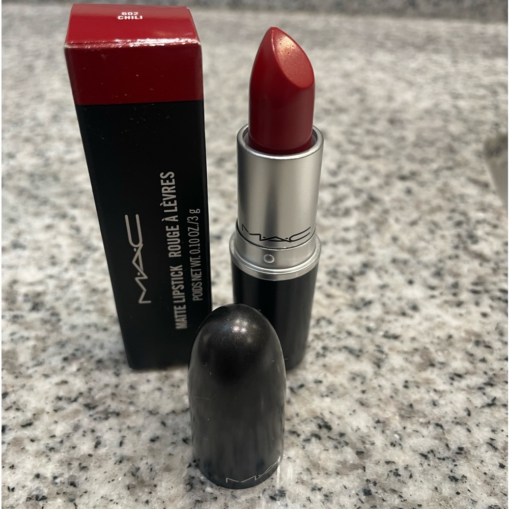 Mac Chili Matte Lipstick - Picture 2 of 5